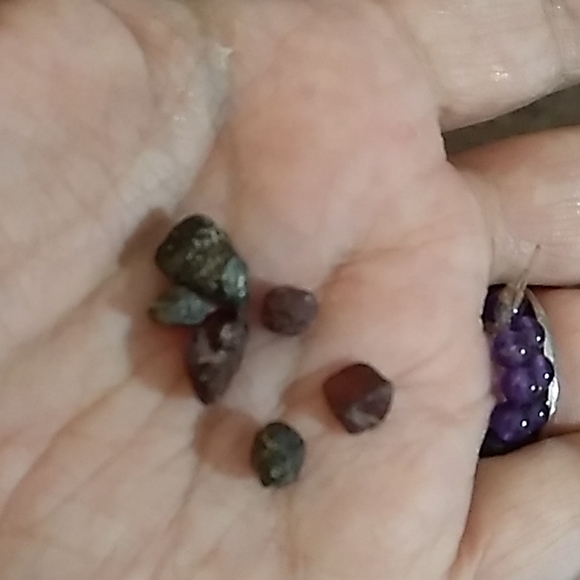 Garnets and another stone - Picture 1 of 1